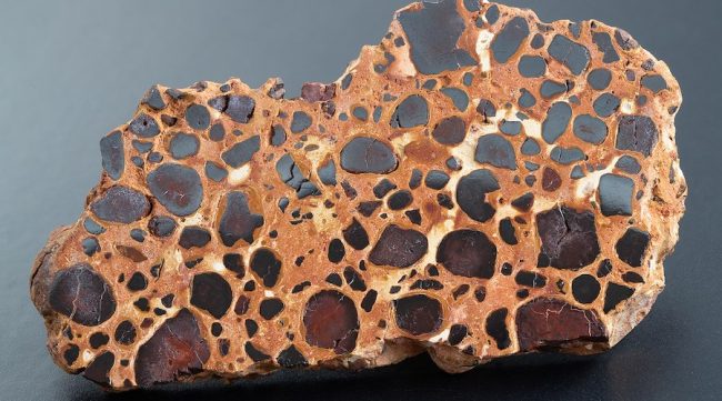 Guinea-asks-bauxite-miners-to-present-local-refinery-plans-by-May